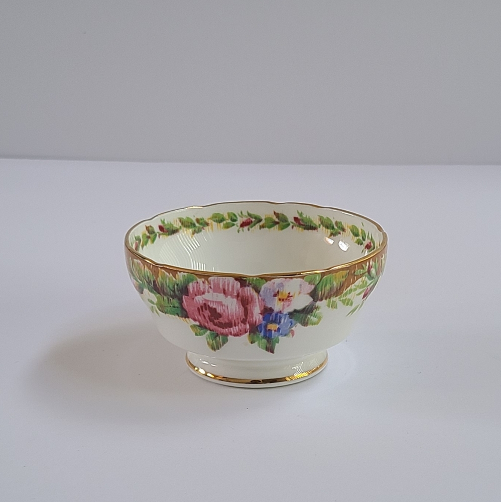 Paragon Queen Appointed Fine Bone China Sugar Bowl England